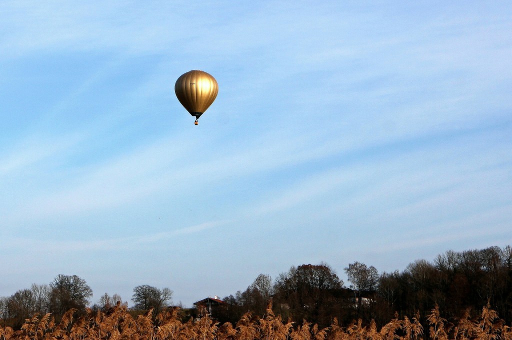 hot-air-balloon-242922_1920