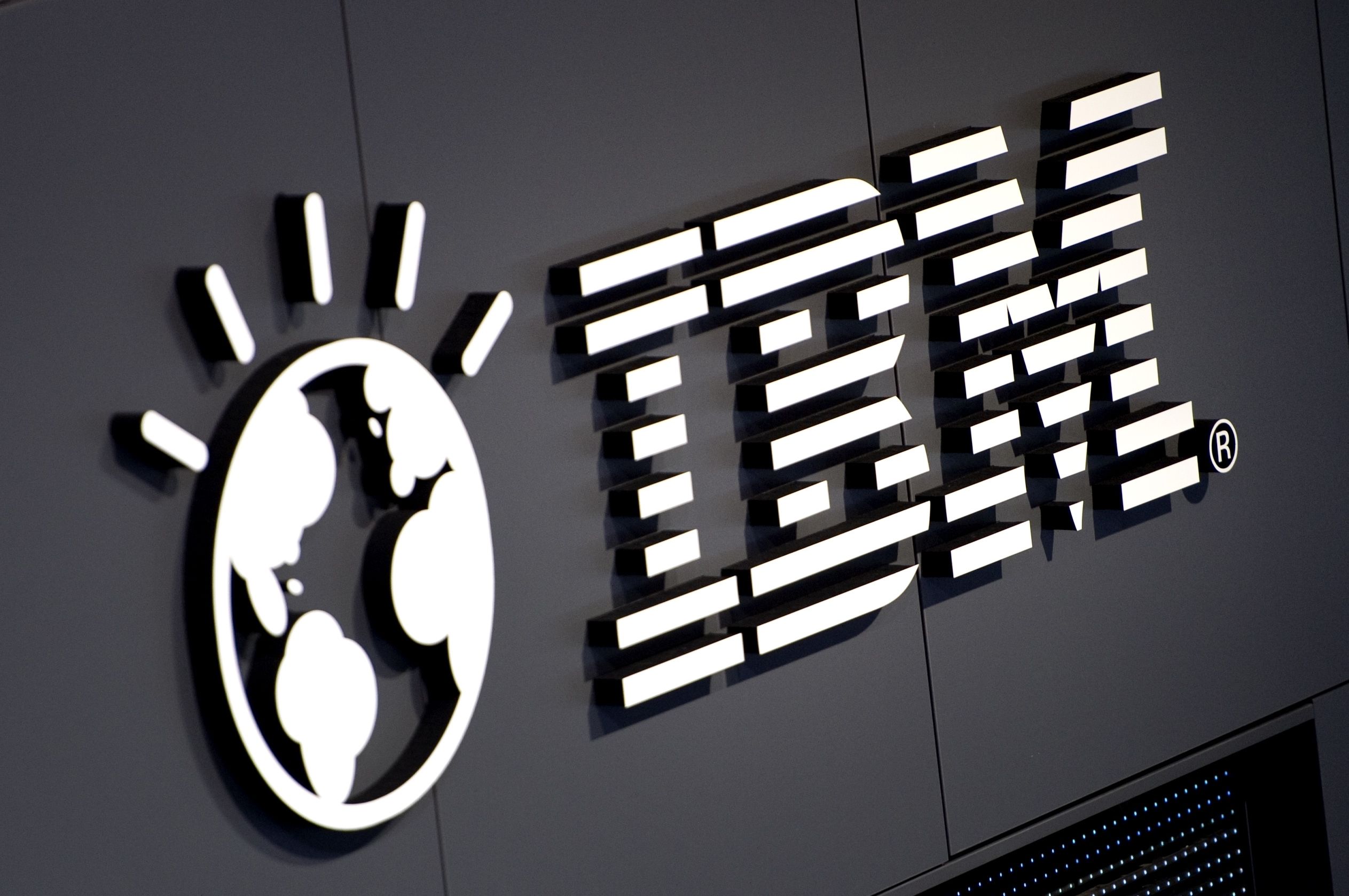 股神减持IBM股票 “蓝色巨人”该如何扭转困局 公司 第1张