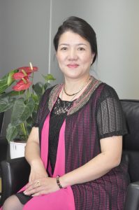 Becky Xie seated_portait  第1张