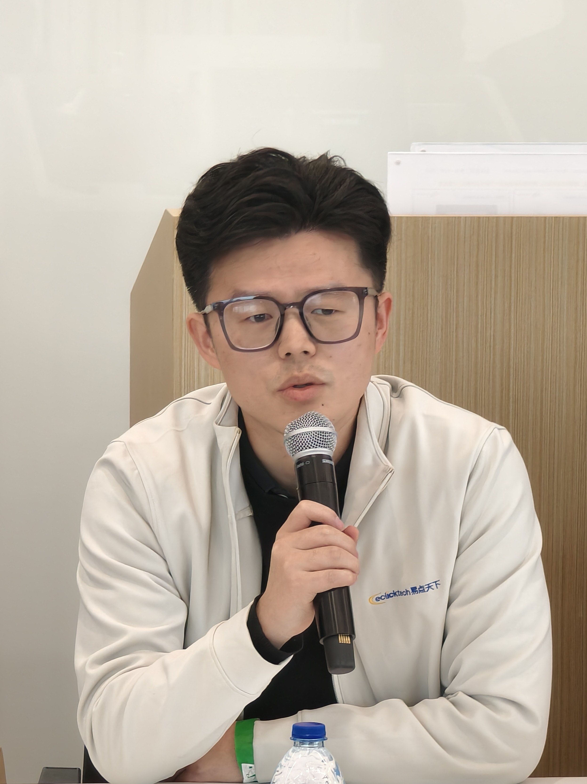 从工具到基础设施:亚马逊云科技与易点天下,重新定义 AI 驱动的出海增长 公司 第2张-数字商业时代