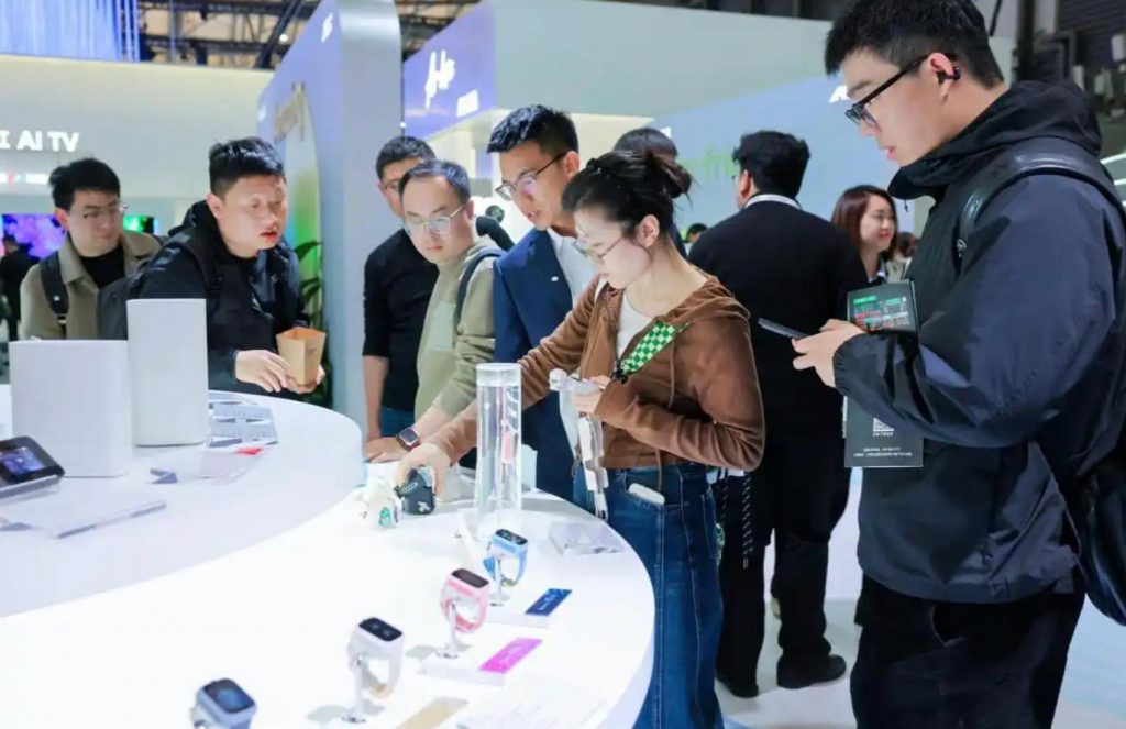 TCL实业AWE 2026焕新打造品牌活力乐园,“屏显+AI”让智慧生活触手可及 产业 第11张-数字商业时代